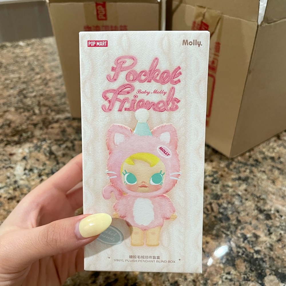 ‼️SOLD‼️Authentic & New BABY MOLLY POCKET FRIENDS SERIES- (IT'S SNACK TIME) - Picture 2 of 9